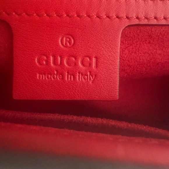 Gucci Red and Beige Medium Lock Bag - Picture 8 of 17